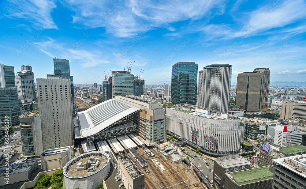 Fototapeta premium 超広角で撮影した大阪駅の俯瞰写真 【大阪風景写真】