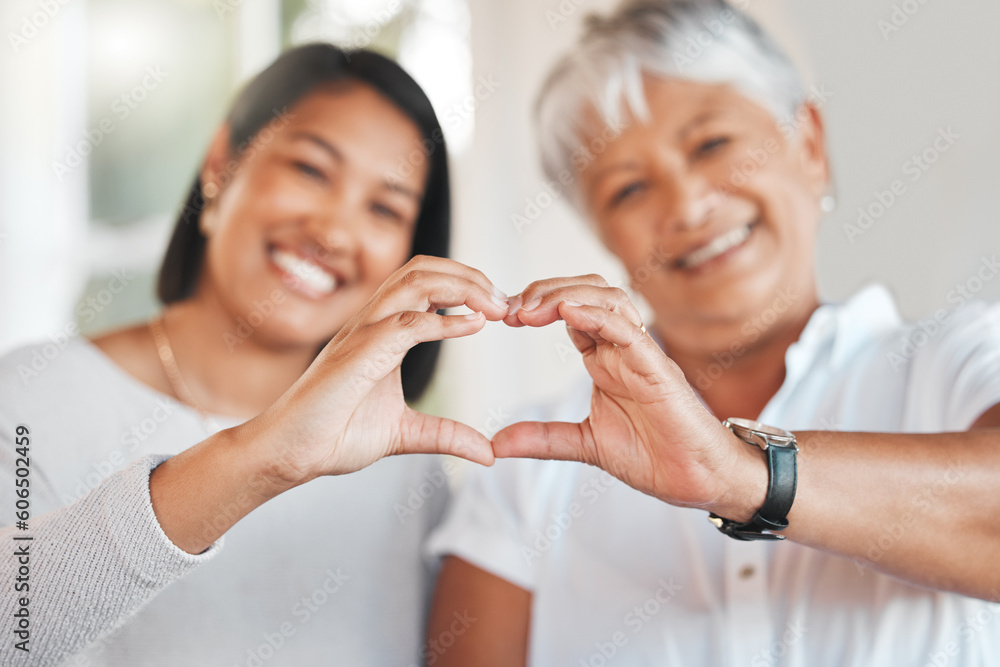 © Kirsten D/peopleimages.com - Portrait, heart hands and senior mother and daughter with care, affection or empathy. Love, hand gesture or elderly mom with woman for support, trust and emoji, mothersday or kindness, hope or family © Kirsten D/peopleimages.com - Portrait, heart hands and senior mother and daughter with care, affection or empathy. Love, hand gesture or elderly mom with woman for support, trust and emoji, mothersday or kindness, hope or family