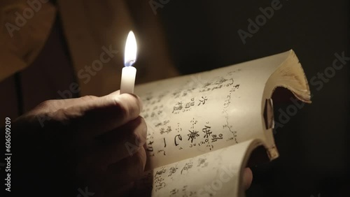 寺, 坊さん, 神社, 仏教, 仏教徒, 日本文化, 宗教, 聖書, 紙, 読むこと, 神, 宗教の, 神聖な, ビンテージ, ろうそく, 光, 手, 僧侶, お坊さん, お経, ビジネス, 女, 自動車, 人々, 仕事, 森, 火, 蝋燭, 日本, 温泉, 日本人, 読経, 炎, 古典の, 辞典