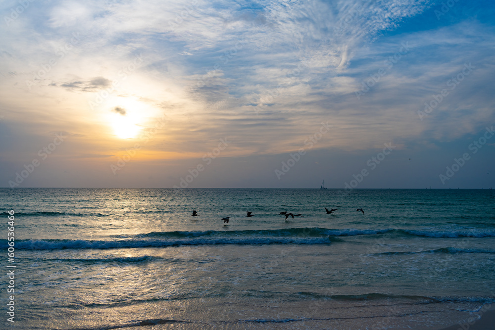 Obraz premium tranquil summer seascape nature at sunset. seascape nature at sunset sky.