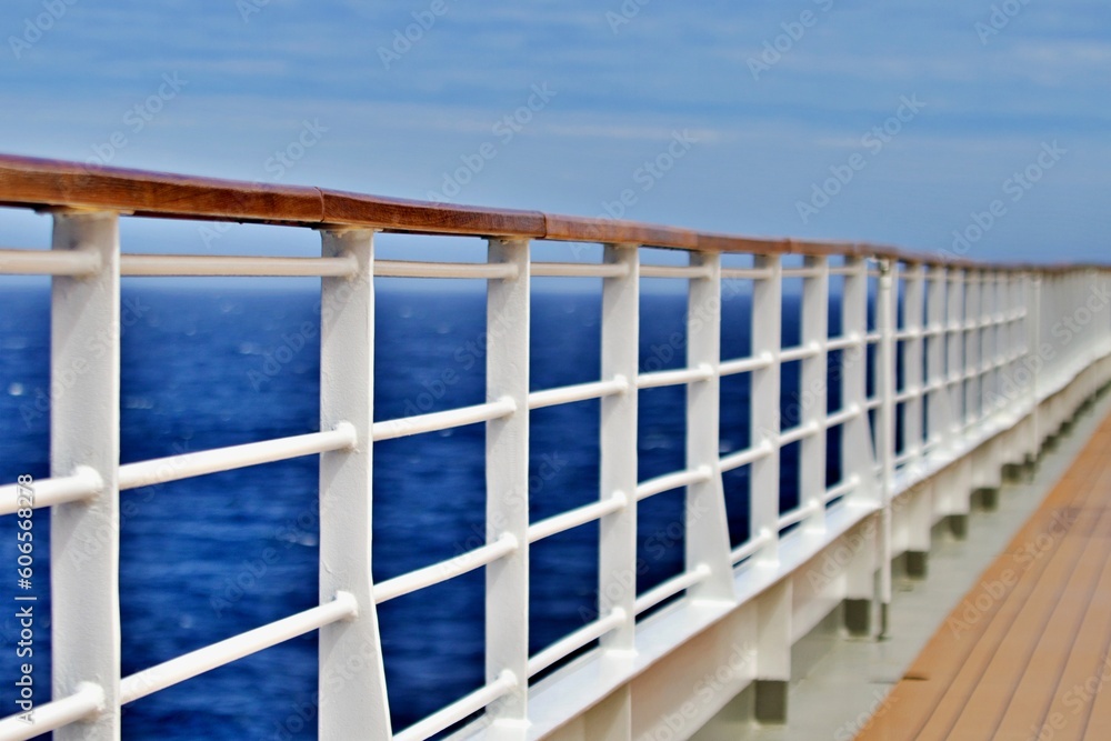 Fototapeta premium An Deck von Passagierschiff