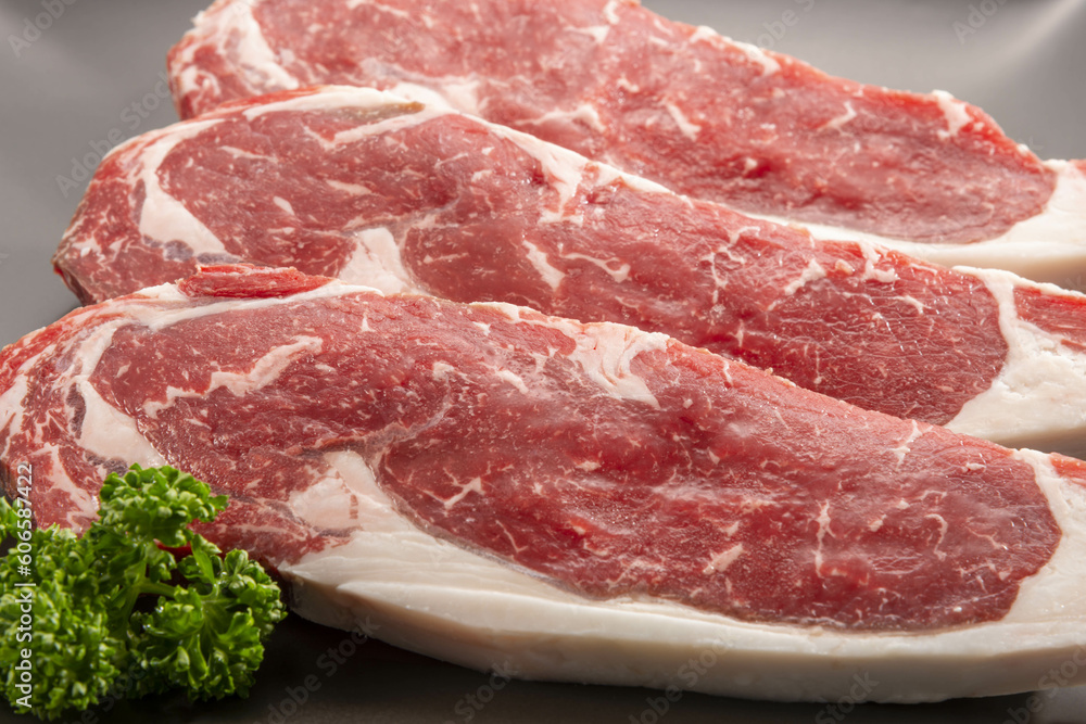 新鮮で美味しい生の牛肉 新鮮で美味しい生の牛肉