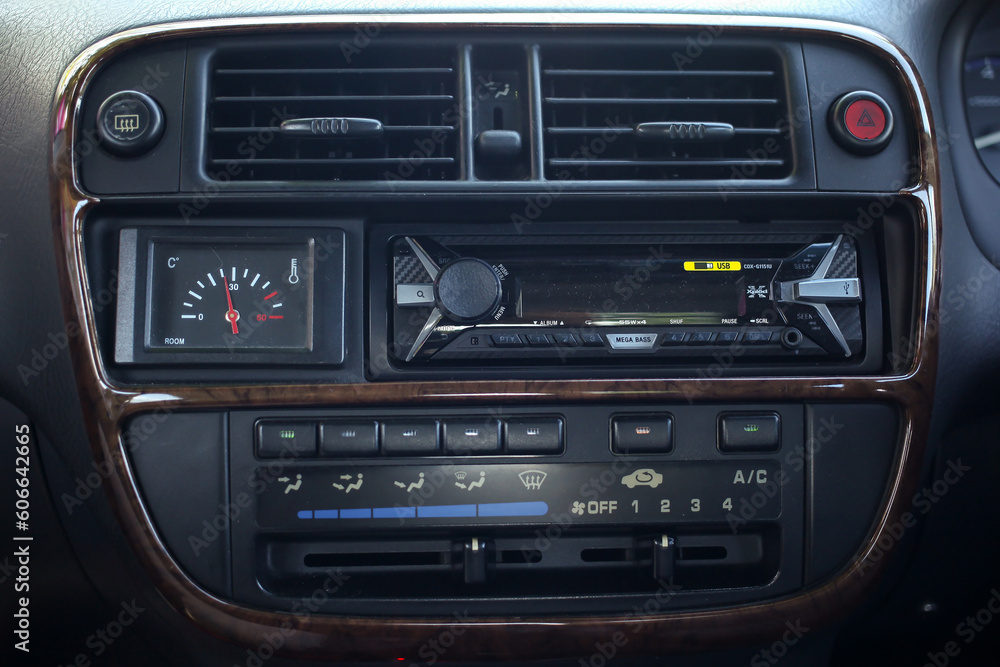 Auto audio control buttons.