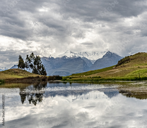 La Cordillera Blanca desde la Cordillera Negra en Huaraz, Ancash, Peru