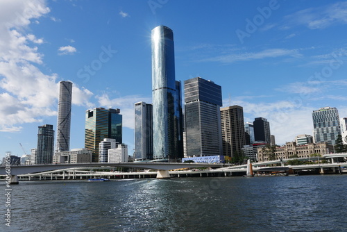 Fototapeta Naklejka Na Ścianę i Meble -  Hochhäuser am Fluss Brisbane River in Brisbane