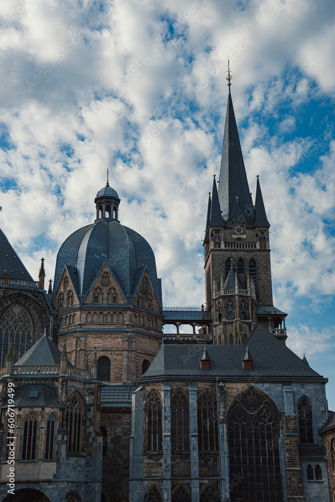 Oktagon und Kirchturm des Aachener Doms