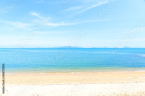 青空と青い海と白い砂浜