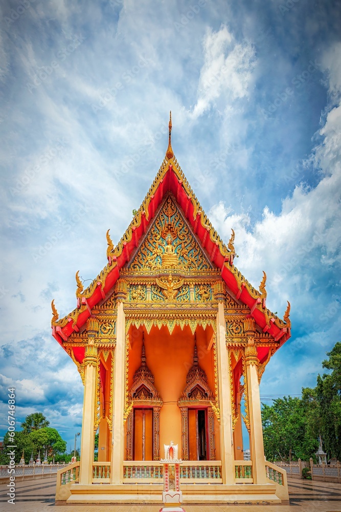 Φωτογραφία Vertical shot of one of the many buddhist temples in and around Hua Hin in Thailand
