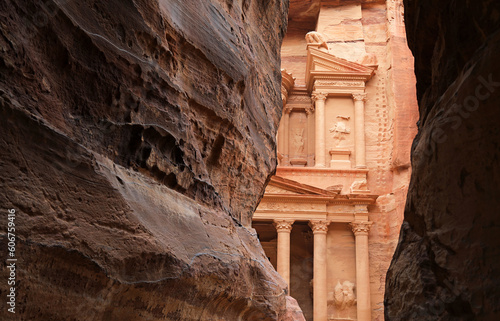 jordania petra ciudad perdida el tesoro-al khazna nabateo desfiladero rosa esculpida en la roca 4M0A0749-as23