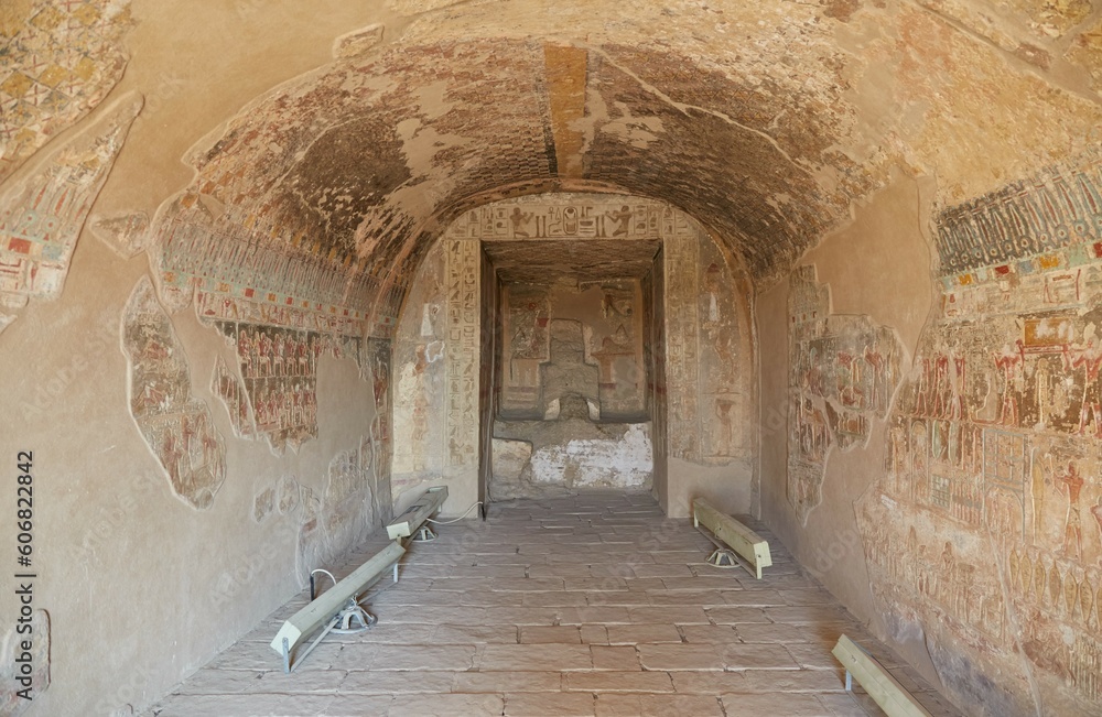 Obraz premium The Tomb of Renni at El Kab, an overlooked ancient Egyptian site known for its tombs and temple
