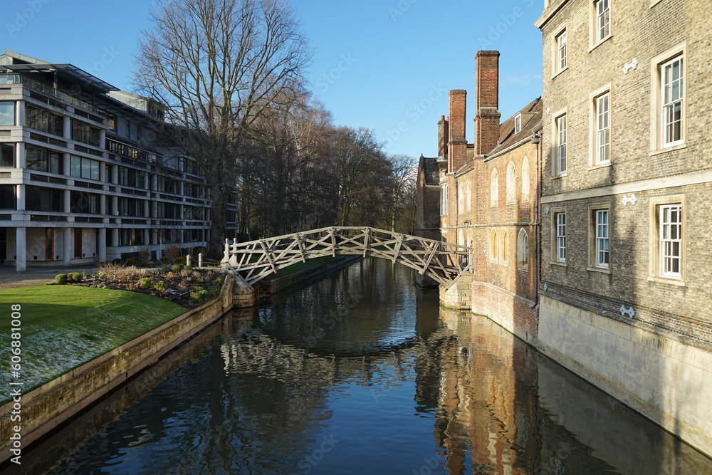 Cambridge campus river and building