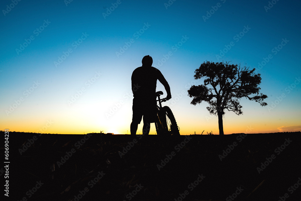 Fototapeta premium silhouette of a person