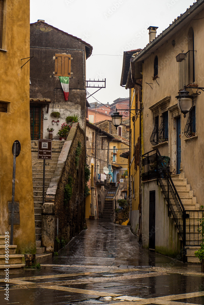 narrow street in Italy