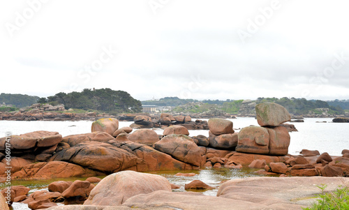 Paysage de la côte de granit rose à Trégastel en Bretagne photo