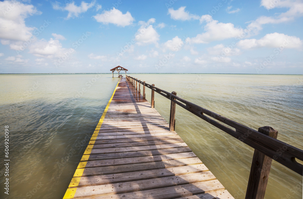 Fototapeta premium Boardwalk on the beach