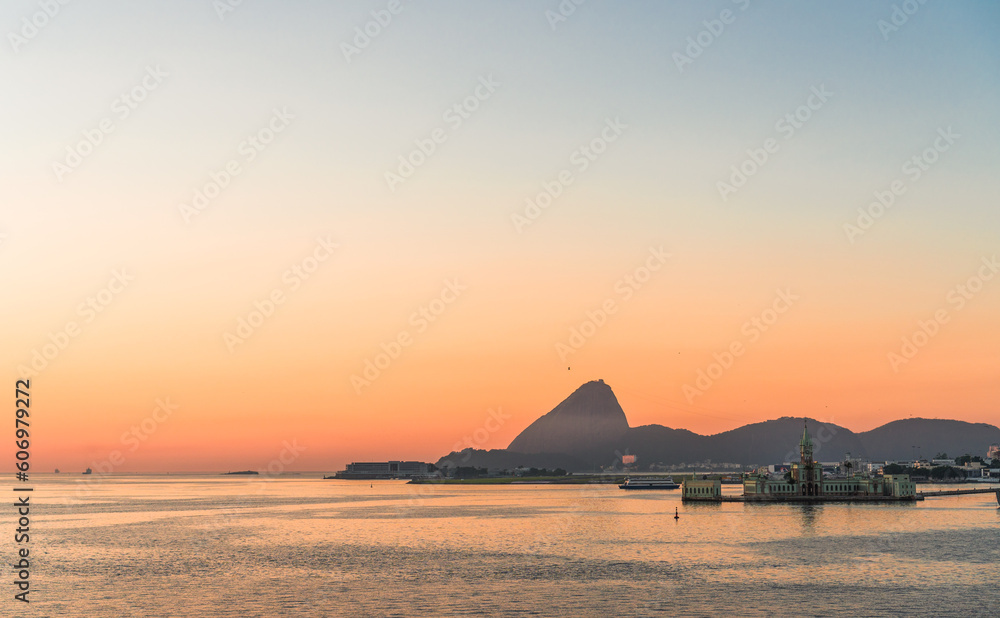 Suntise at Guanabara Bay, Rio de Janeiro Suntise at Guanabara Bay, Rio de Janeiro