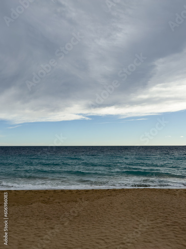 Empty cannes beach on a spring day © GCapture