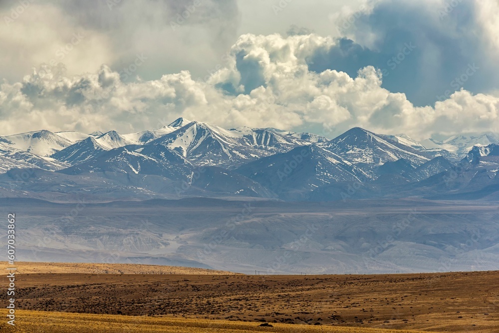 Obraz premium Beautiful scenery of landscape and snowy Himalayas of Zhada County behind in Tibet, China