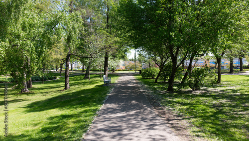 path in the park © K. Dufva