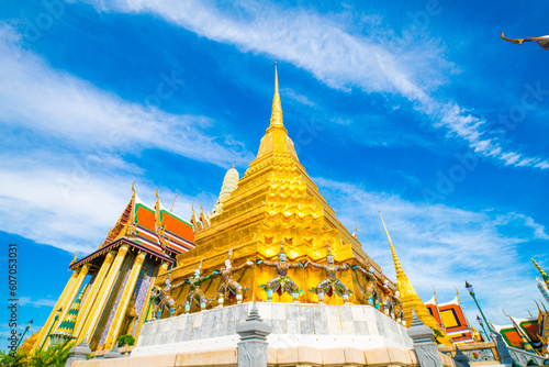 Golden pagoda of wat phra kaew emerald temple sightseeing travel religion photo