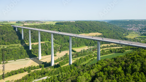 Autobahn A6  und Kochertalbrücke in Hohenlohe, Deutschland