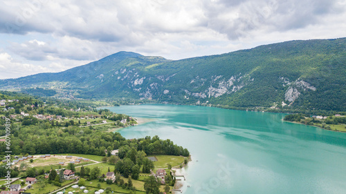 Une autre vision du monde - Lac d'aiguebelette - Savoie - France © Ludovic Charlet