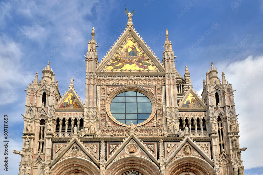 duomo di siena , cathedral of sienne in Italy, upper  part of ovest facade, oculus,