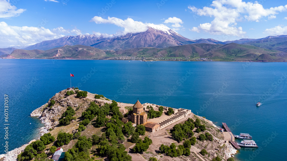 Akdamar Island in Van Lake. The Armenian Cathedral Church of the Holy Cross - Akdamar - Ahtamara -  Turkey