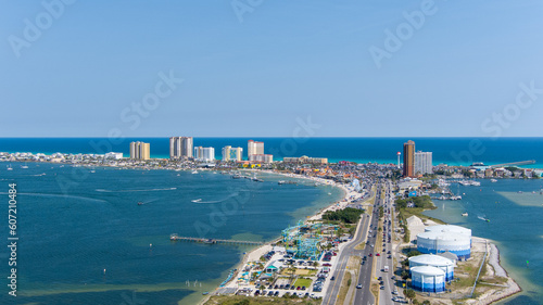 Foto Aerial view of Pensacola Beach on Memorial Day Weekend 2023