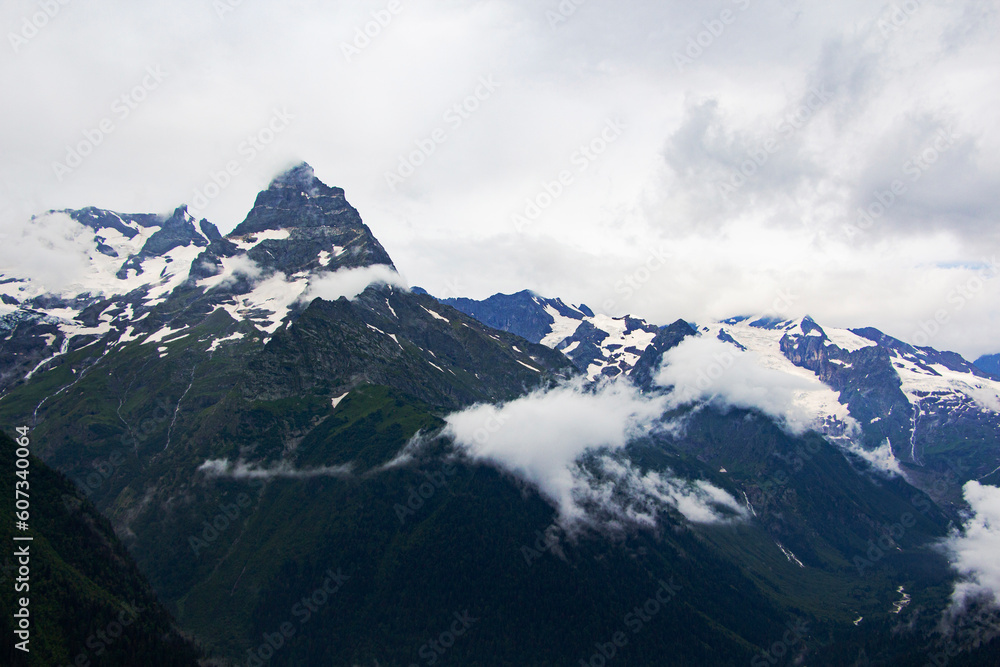Obraz premium The Caucasus Mountains. Mountain peaks in summer.