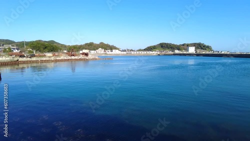 Wallpaper Mural 波静かな朝の輪島港 Torontodigital.ca