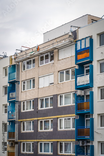 Thermal insulation of an inner-city apartment building. © Tetlak