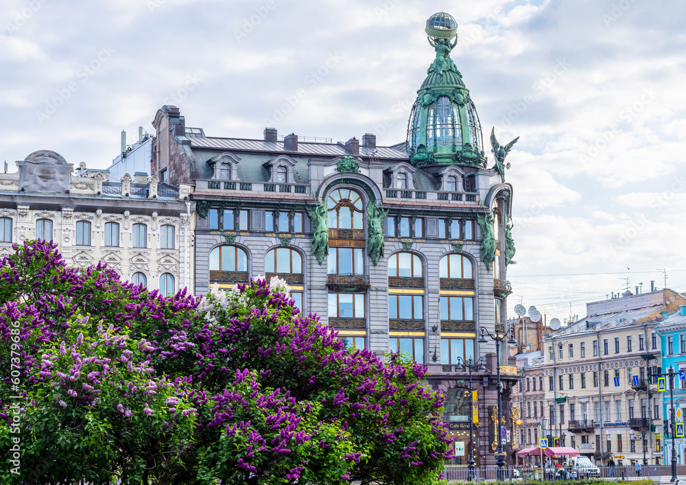 Fototapeta premium St.Petersburg, Russia - may 2023: Spring Petersburg. The famous bookstore on Nevsky Prospekt (historical inscription 