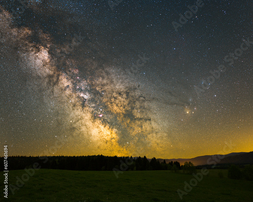 Milky way over the mountains © Kajetan