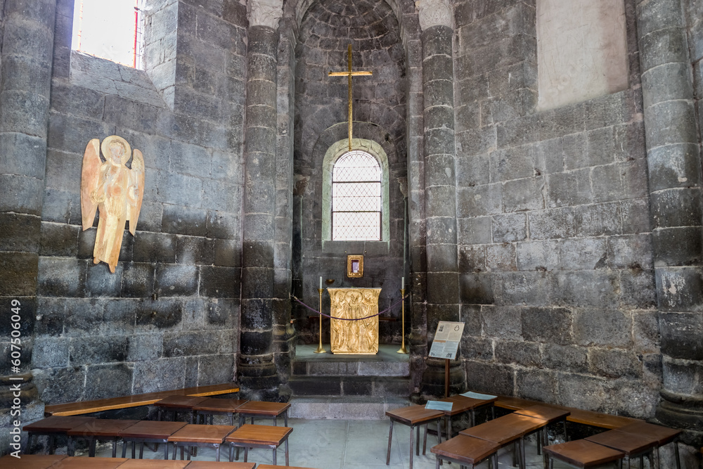 Chapelle Saint-Michel D'Aiguilhe au Puy en Velay - obrazy, fototapety, plakaty 