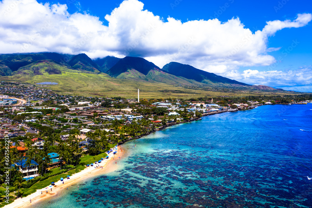 Fototapeta premium Aerial Majesty: Coastal Maui's Pristine Reef Revealed