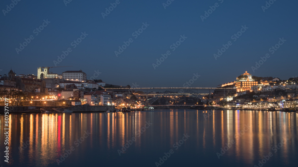 Vista do Porto e de Vila Nova de Gaia-9