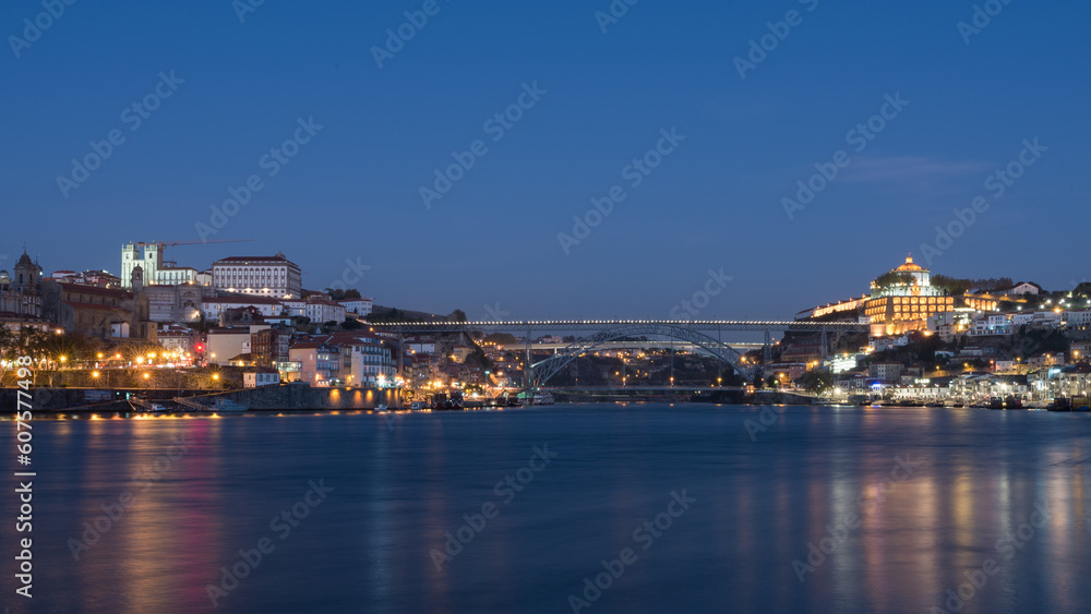Vista do Porto e de Vila Nova de Gaia-1
