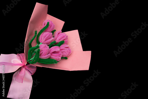 Naklejka crafts: bouquet of tulips made of colored chenille 