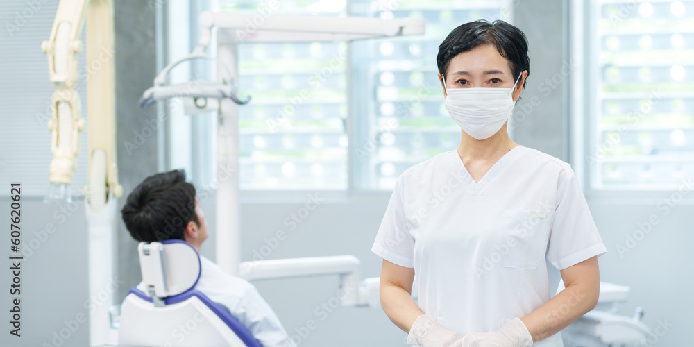 Fototapeta premium 女性歯科医師のポートレート