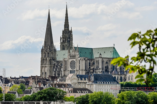 Chartres, Kathedrale, Notre-Dame, Altstadt, Altstadthäuser, Kirchenfenster, Fluss, Eure, Sommer, Frankreich