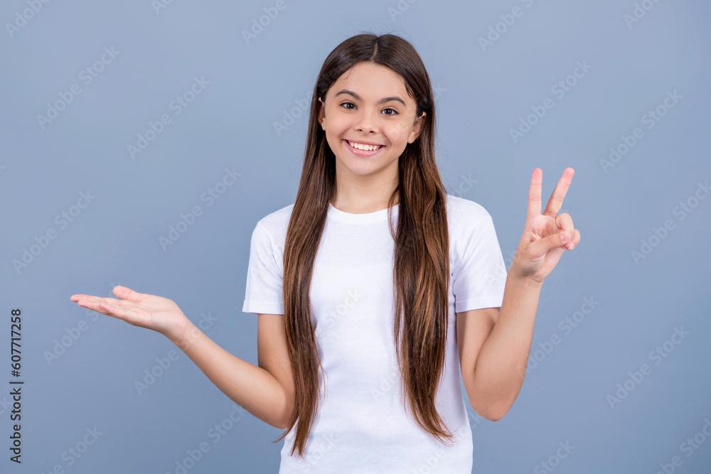 teen girl make advertisement on background, piece. photo of teen girl make advertisement. teen girl make advertisement on background, piece. photo of teen girl make advertisement.