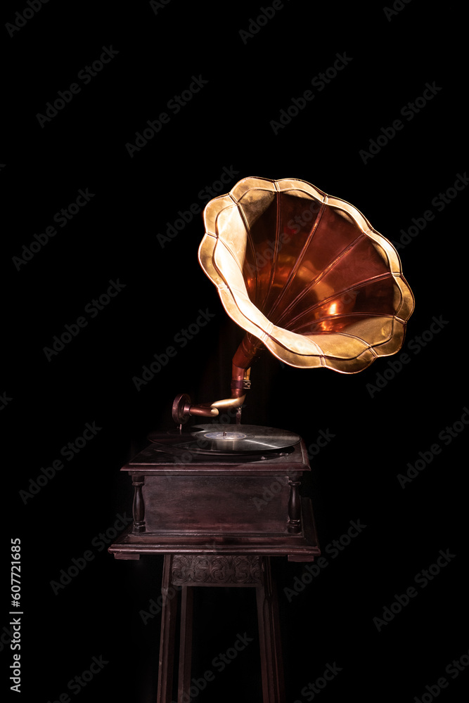 © Eve Saint-Ramon - gramophone on black © Eve Saint-Ramon - gramophone on black