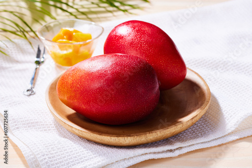 アップルマンゴー 太陽のたまご、宮崎県産完熟マンゴー 甘くて美味しい果物、贈呈品