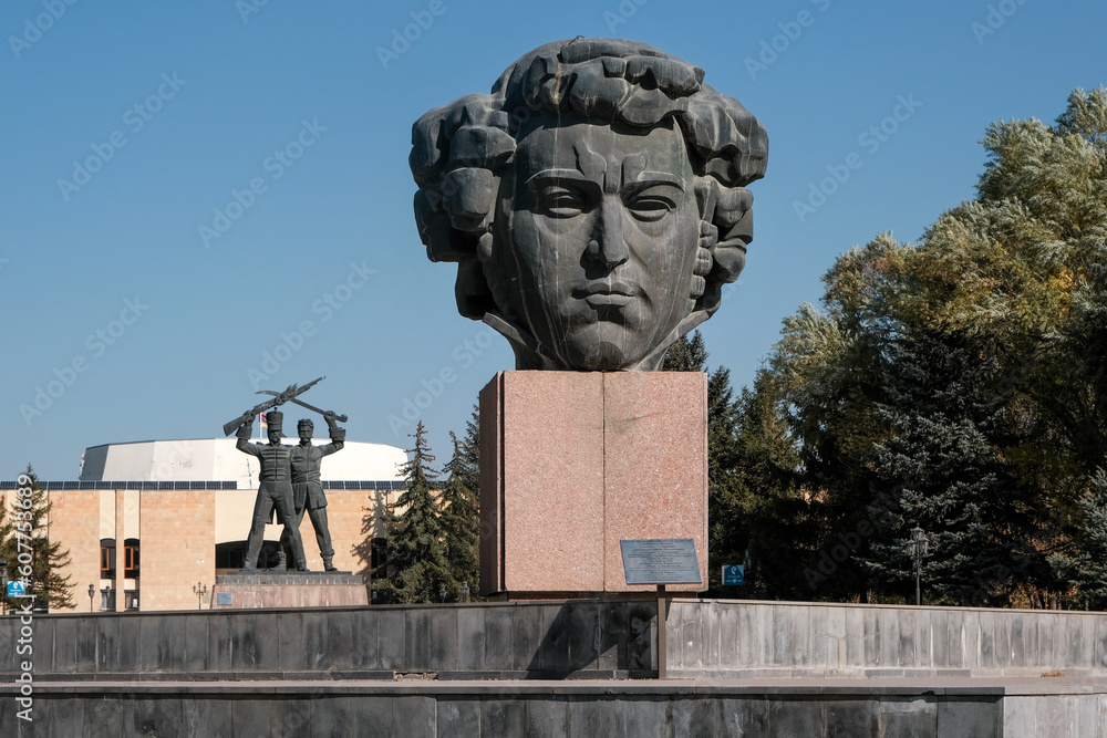 Obraz premium View of Khachatur Abovyan monument on sunny autumn day. Abovyan town, Armenia.