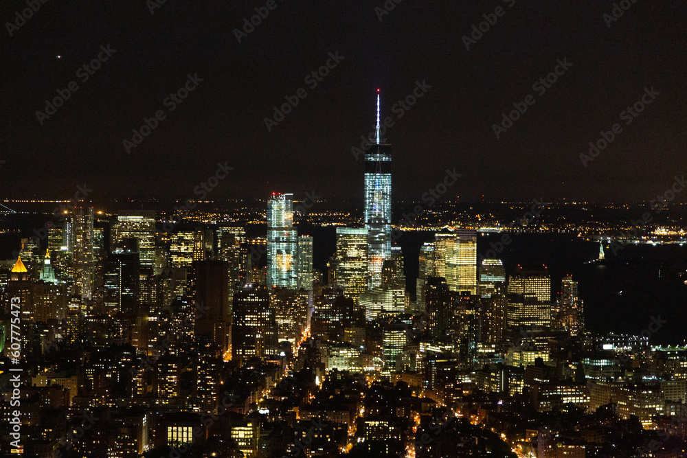 Fototapeta premium New York by night city