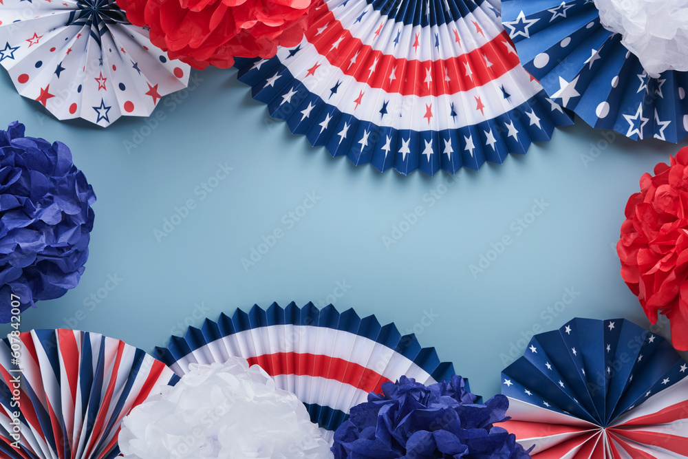 Obraz premium 4th of July background. USA paper fans, Red, blue, white stars and confetti on blue wall background. Happy Labor Day, Independence Day, Presidents Day. American flag colors. Mock up. Top view.