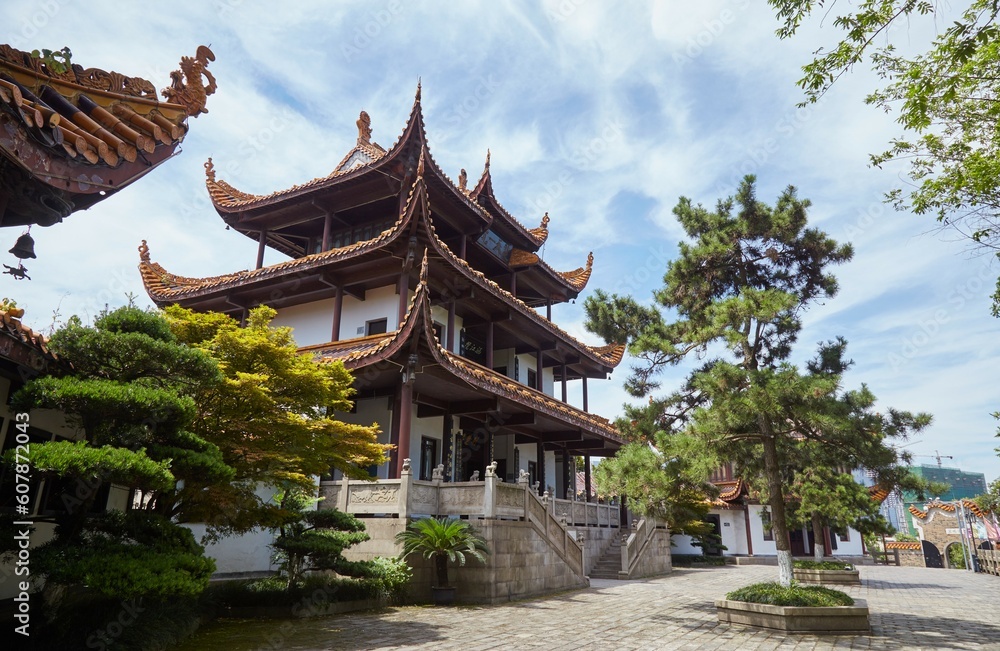 Tianxin Pavilion is where you can find Changsha's ancient city walls. The pavilion dates back to the 14th century.