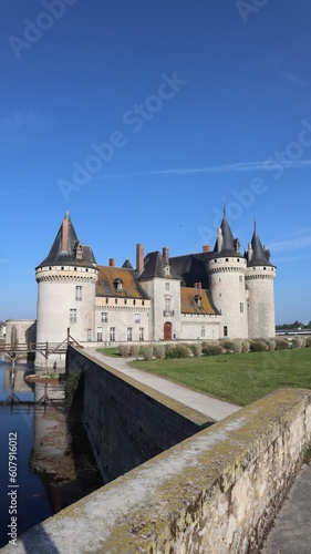 photo château Sully sur Loire France europe