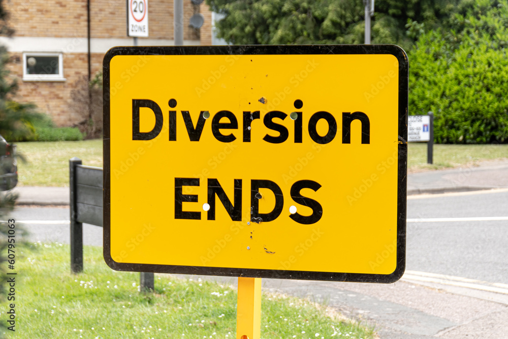 A UK Diversion ends sign